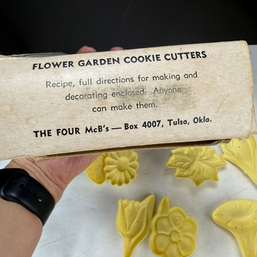 Vintage The Four Mc B's Flower Garden and Happy Days Cookie Cutters - Picture 6 of 13